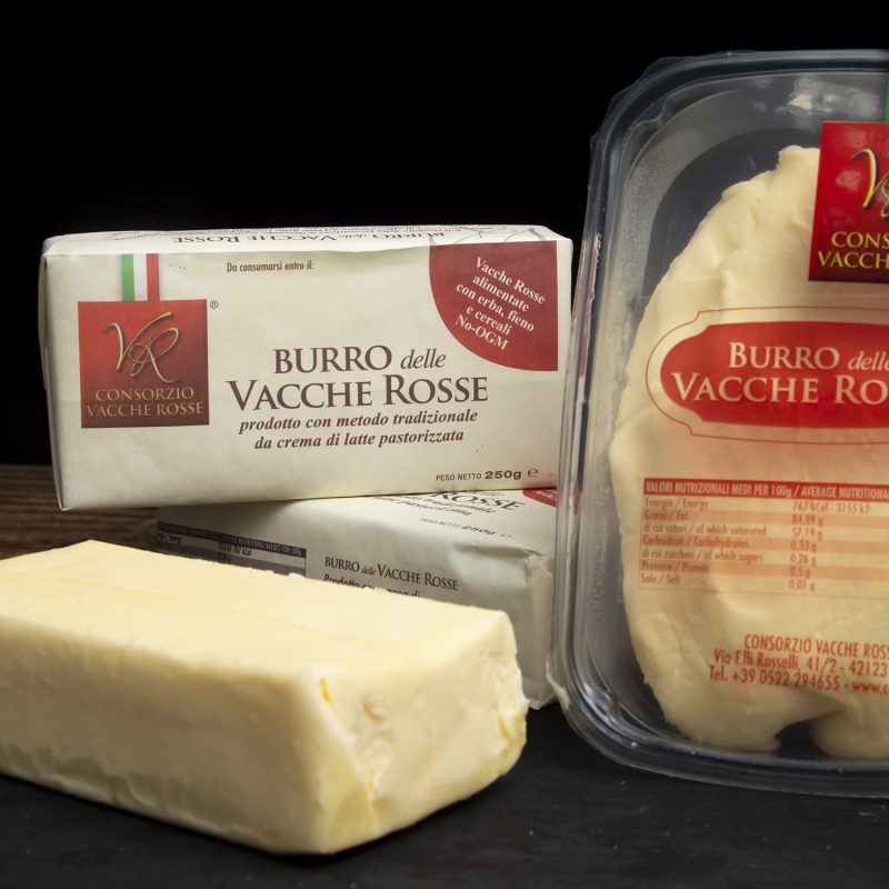 Diversi formati del burro delle Vacche Rosse