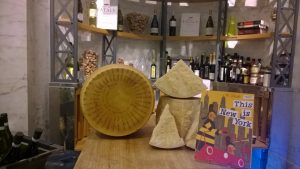 Il Parmigiano Reggiano Vacche Rosse a Eataly New York