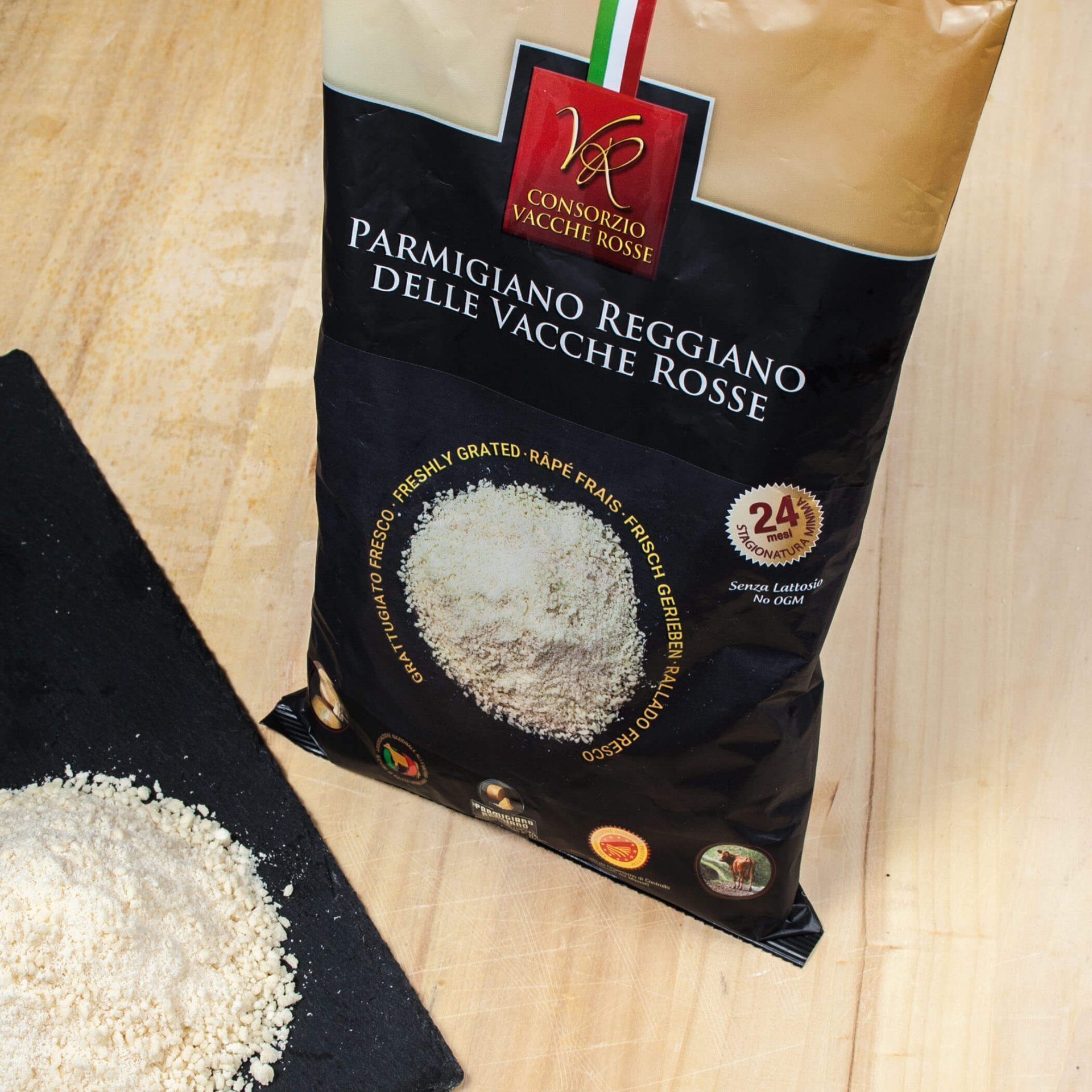 Parmigiano Reggiano Vacche Rosse râpé frais 500g.