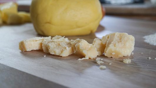 Torta salata al Parmigiano Reggiano Vacche Rosse, radicchio e pancetta (4)